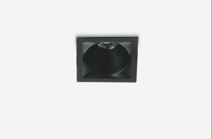 Imagen de productos 1: Pin REVO Small Square 1x Black HIGT CONFORT LED 8.4W RA98 2700k IP54 Wide Flood