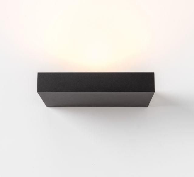 Imagen de productos 1: Sulfer uplight LED 3000K wide flood Tre dim GI black struc